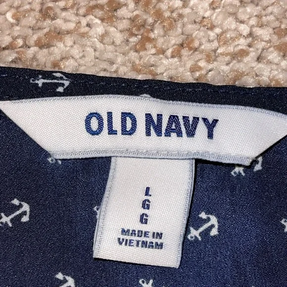 Women’s large Old Navy Blue top w/ small white anchors.3/4 convertible sleeves - Picture 7 of 9